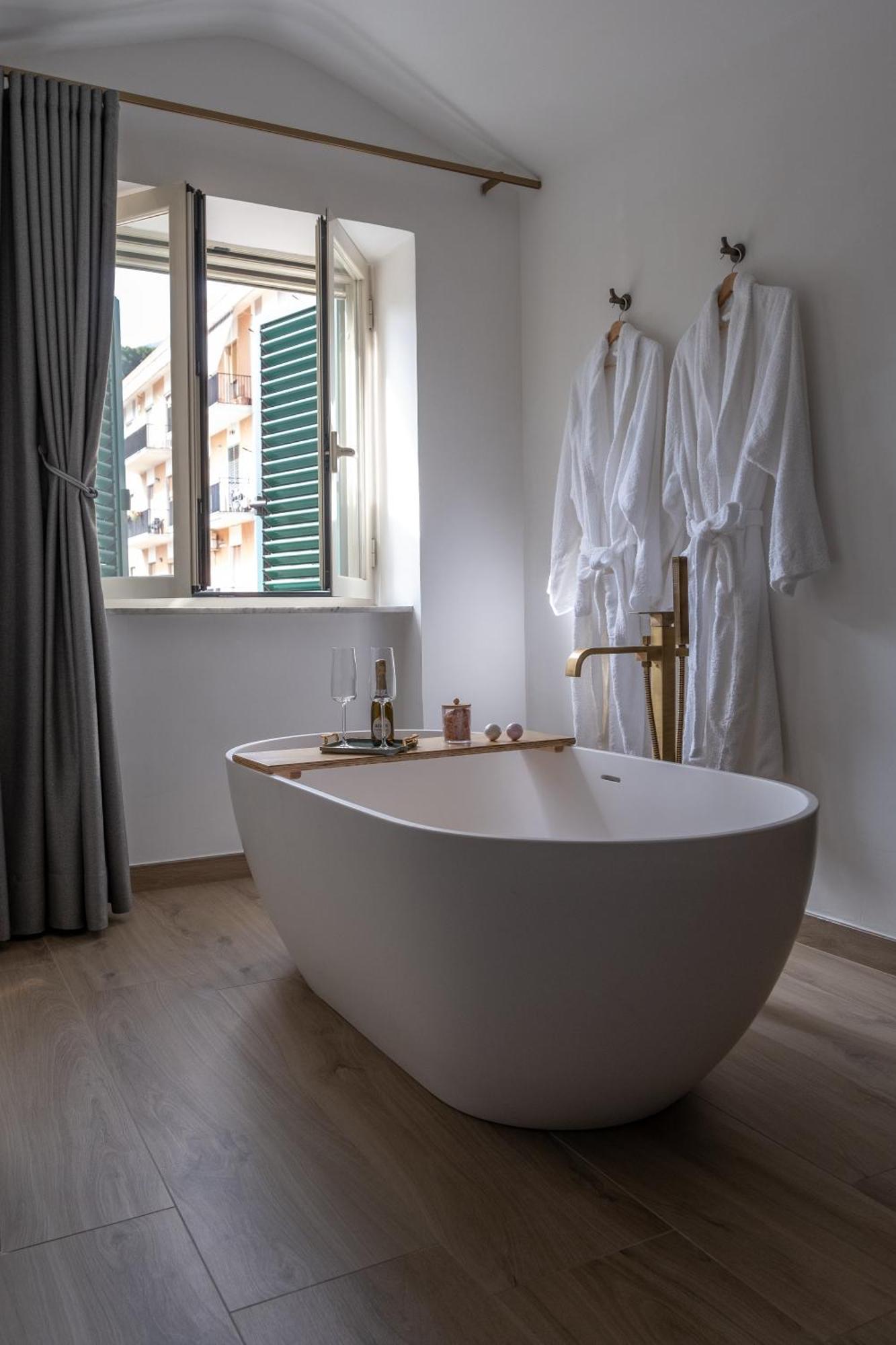 Coraline Deluxe Rooms Castellammare di Stabia Exterior photo